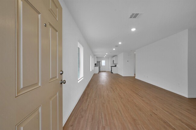 Photo - 533 Brook Terrance Ln