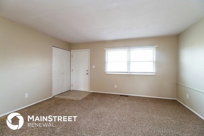 Photo - 1880 Queensrowe Pl