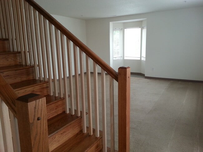 Building Photo - 943 S Gilbert St Unit 32
