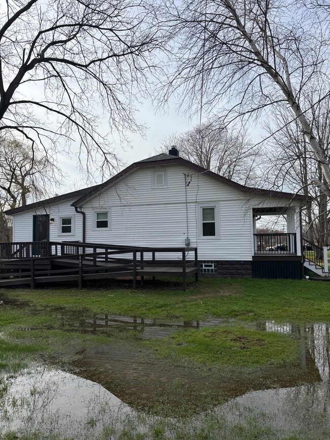 Photo - 892 Bartlett Rd