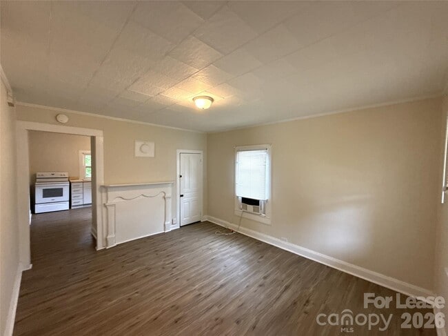 Photo - 275 Academy Ave NW