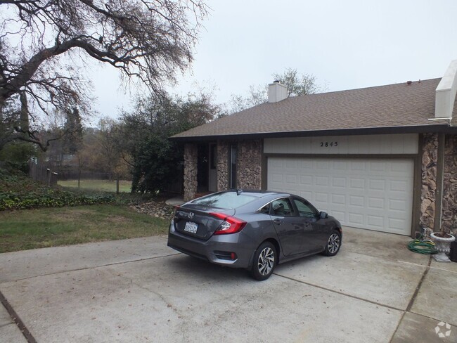 Building Photo - 2/2 Cameron Park home on quiet cul de sac