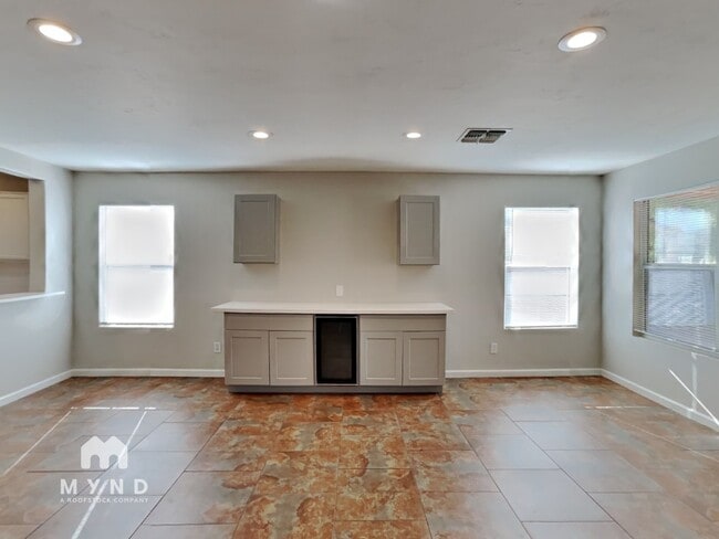 Photo - 10668 S Silverbluff Dr