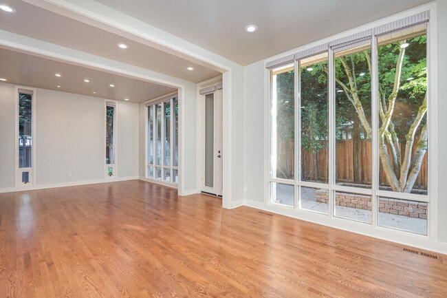 Photo - 4115 E Galer St