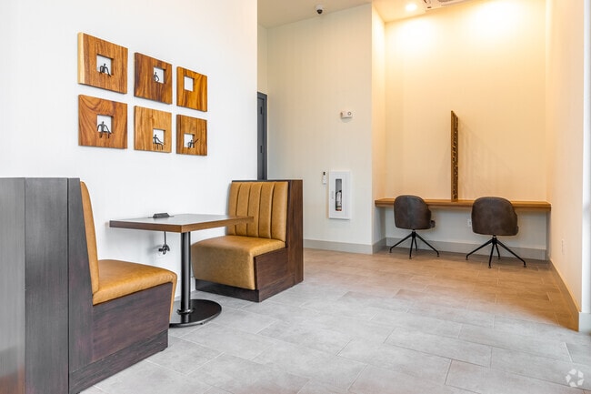 Rideshare Lounge - The Huntley