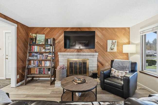 Photo - 3111 NE 51st St