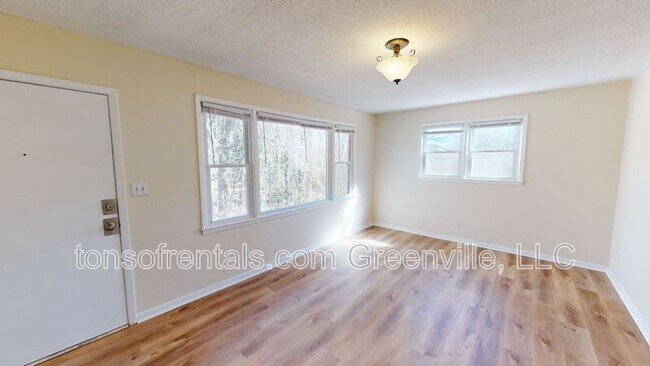 1427 Grant Cir