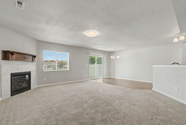 Photo - 3 bedroom - Date St
