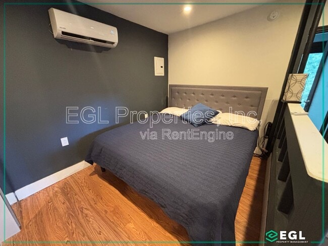 6657 Lindenhurst Ave