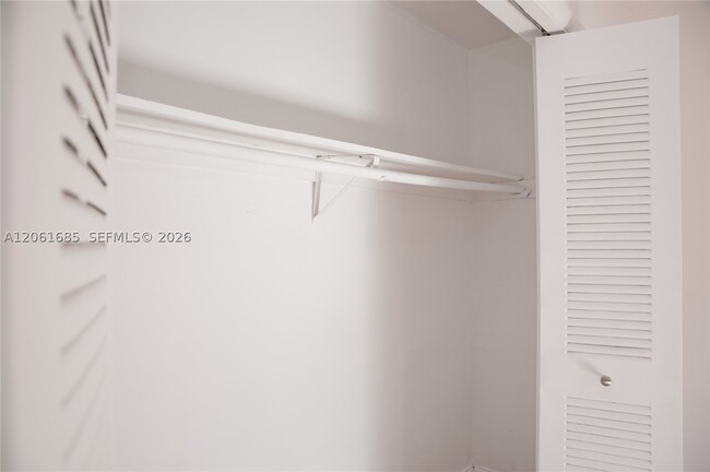 Photo - 304 SE 9th St Unit 6