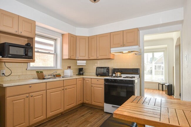 Photo - 5036 S Leclaire Ave