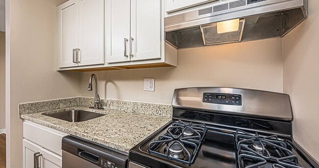 Prentiss Creek at Downers Grove Apartments