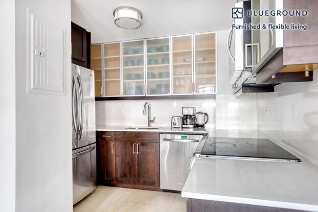 Photo - 210 W 70th St Unidad SI FL6-ID625
