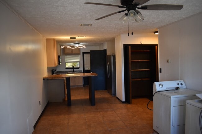 Photo - 3613 E 14th St