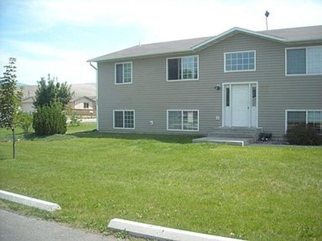 Building Photo - 2317 Leo Ave Unit C