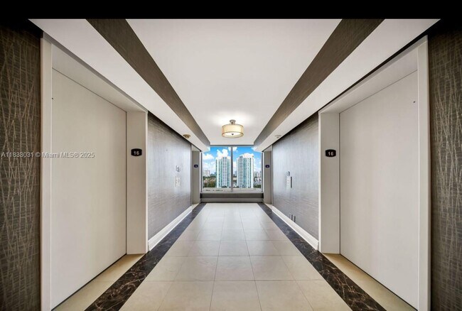 Photo - 19101 NE 36th Pl Unidad 1604