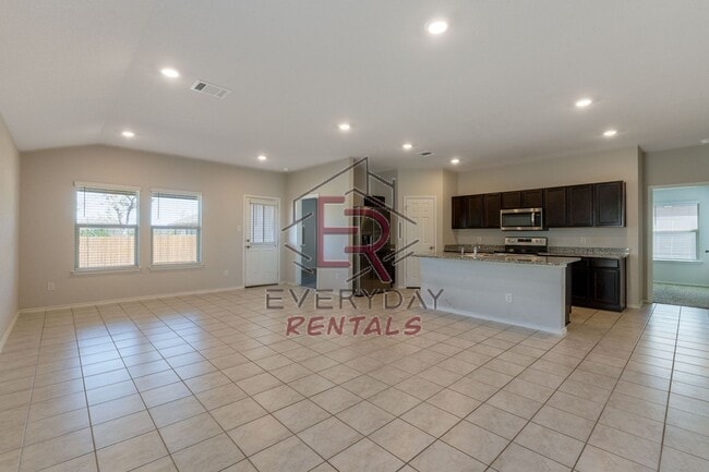 Photo - 3 bedroom 2 bath in Yowell Ranch