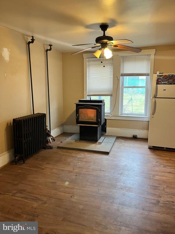 Photo - 196 Church St