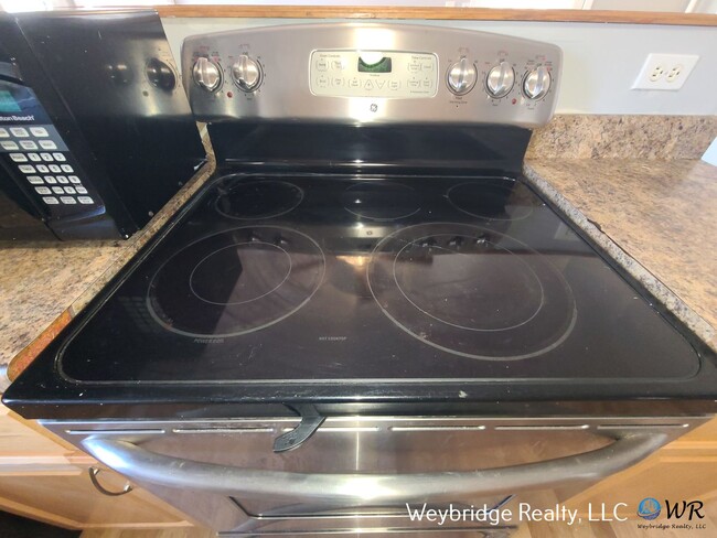 Photo - Charming 3-Bedroom Ranch with Private Yard & Garage in Northbrook/Colerain Township