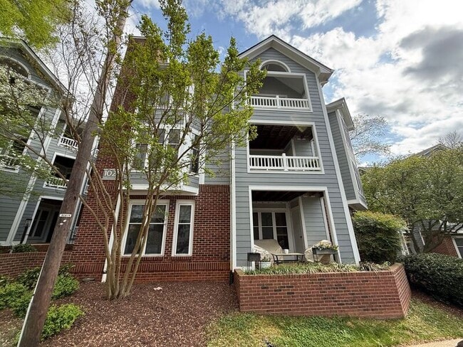 Building Photo - 1021 Wirewood Dr Unit APT 301