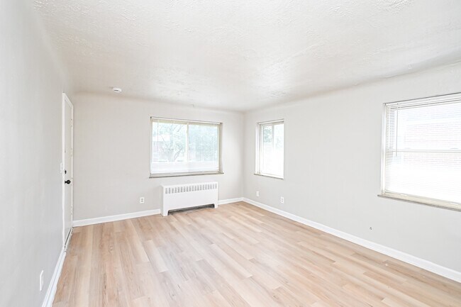 Photo - 7139 Eastlawn Dr Unit 4