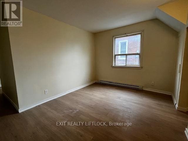 Photo - 209 Stewart St