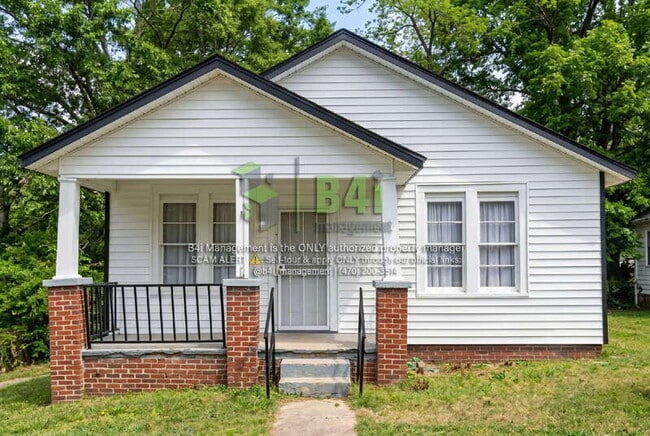 Photo - 560 Radcliff Ave