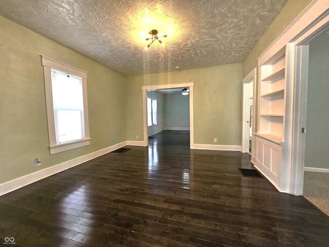 Photo - 2530 Lincoln St