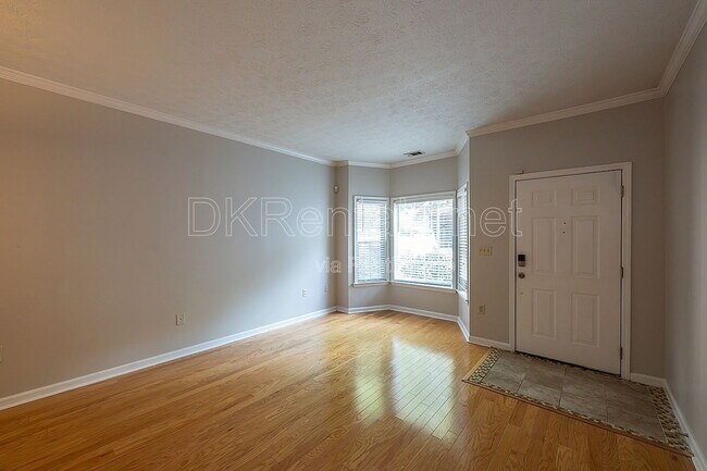 Photo - 2680 Pine Tree Rd NE Unidad 3