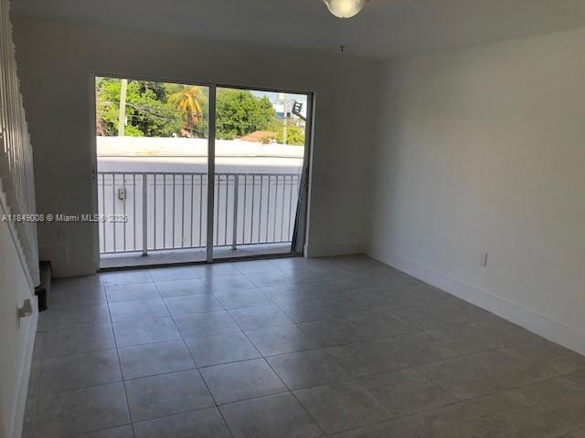 Photo - 1063 SW 2nd St Unit 2