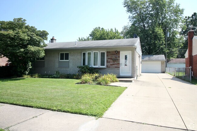 Building Photo - 33043 Creston St Rental