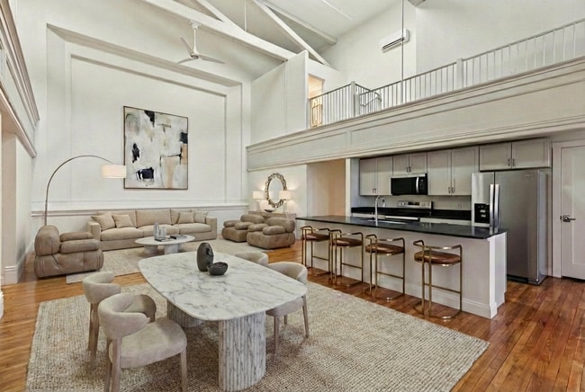 Building Photo - 129 Main St Unit 302