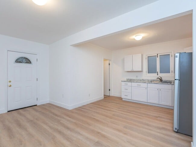 Photo - Freshly Updated Studio w/Patio in South Park! * All Utilities Included! * Unit Studio