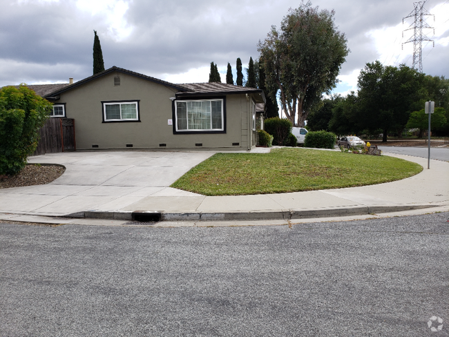 Building Photo - 1634 Barberry Ln Rental