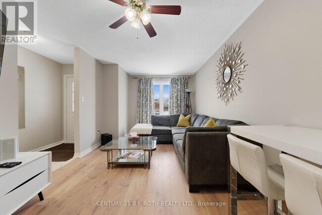 Photo - 361 Georgian Dr