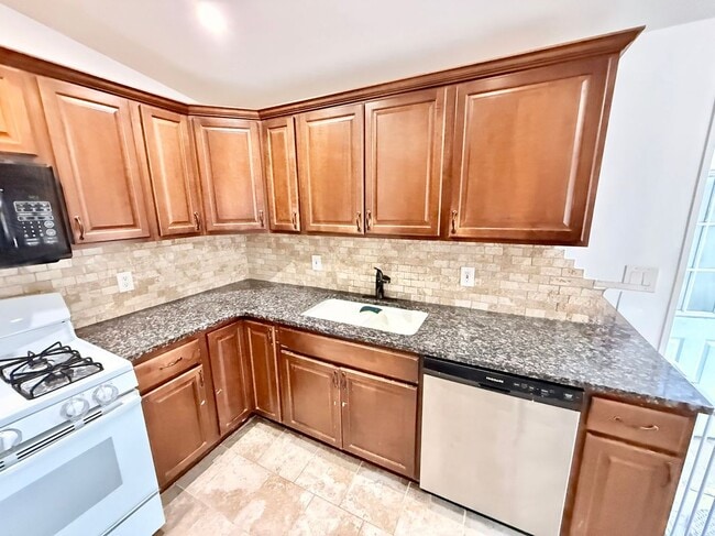 Photo - 30 Kayron Dr