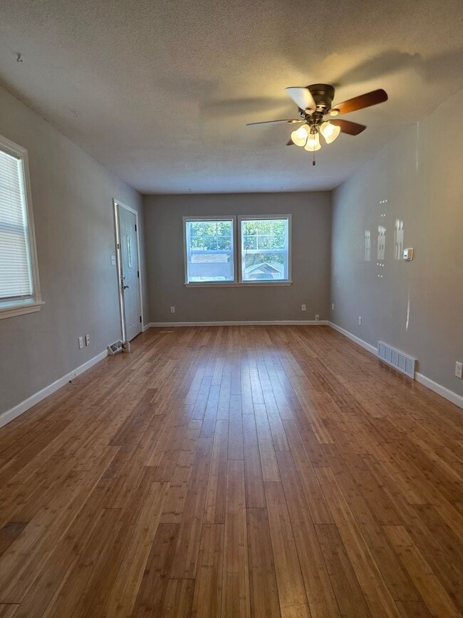 Photo - 3111 Lincoln Ave