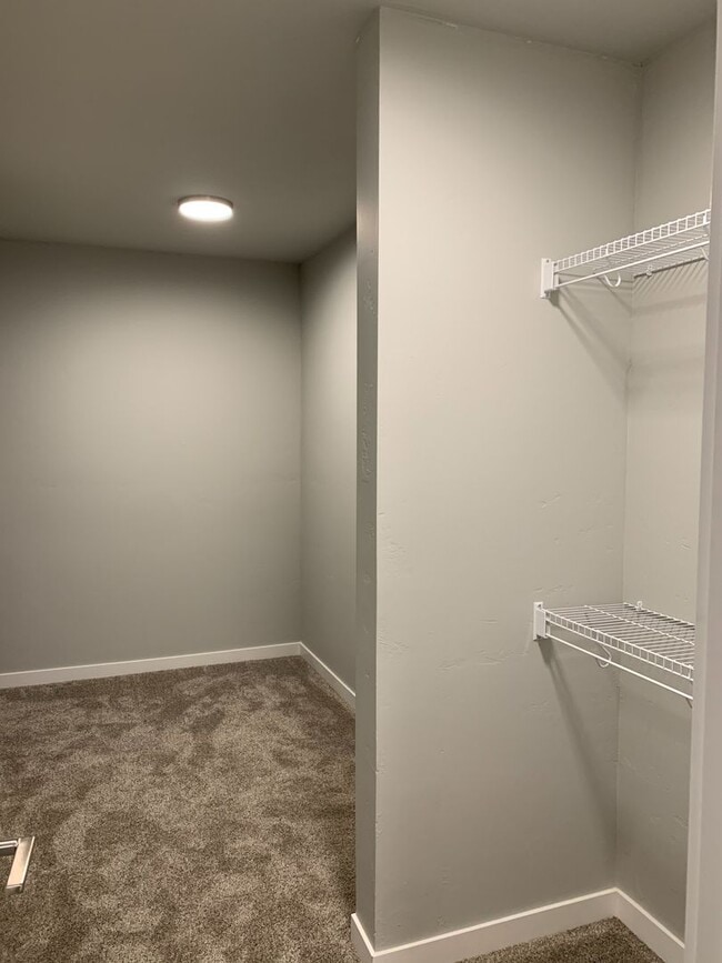 Photo - Immaculate 4-5 bed 3.5 Bath Townhouse