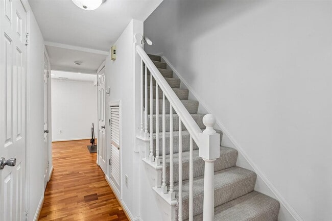 Photo - 4930 Bradley Blvd