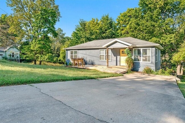 Photo - 209 S Willow Ave