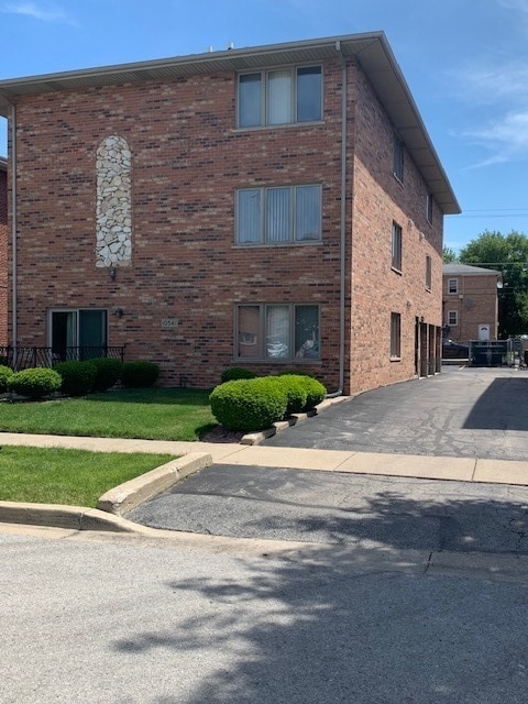 Photo - 10541 Parkside Ave Unit 2W