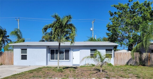 Building Photo - 2560 NE 8th Terrace Rental