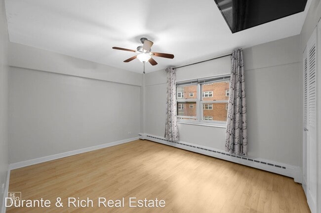 Photo - 1 br, 1 bath House - 4970 N Marine 630