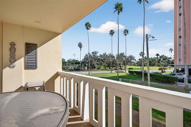 Photo - 1200 N Shore Dr NE Unit 201 furnished