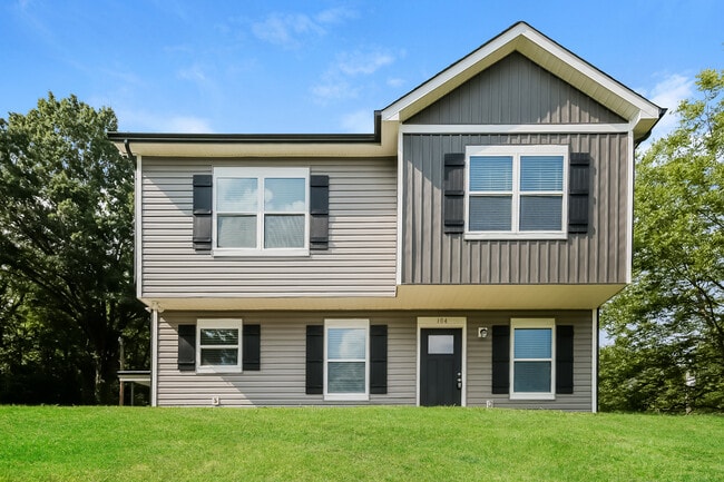 Photo - 104 High Ave SW