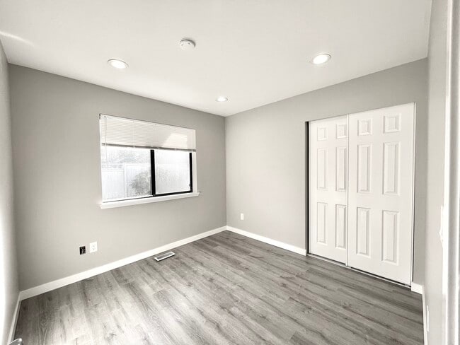 Photo - 2742 Sylvan Dr W