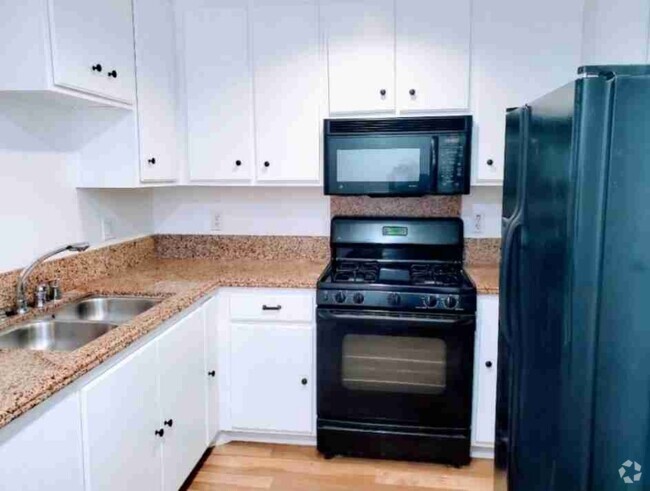 Building Photo - 160 S Hudson Ave Unit 106 Rental