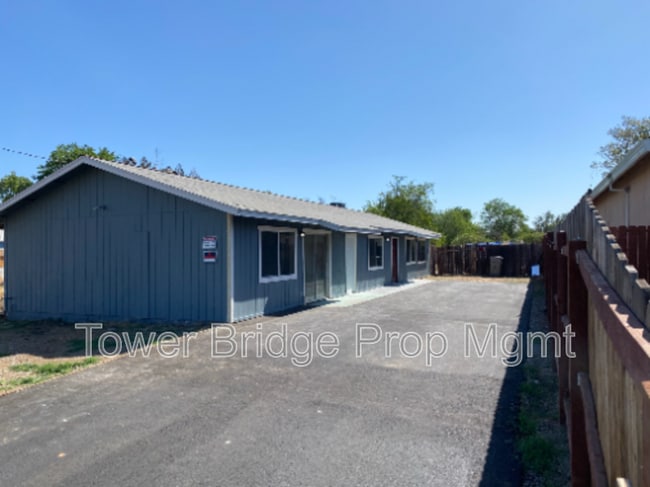 Photo - 2740 Crosby Way