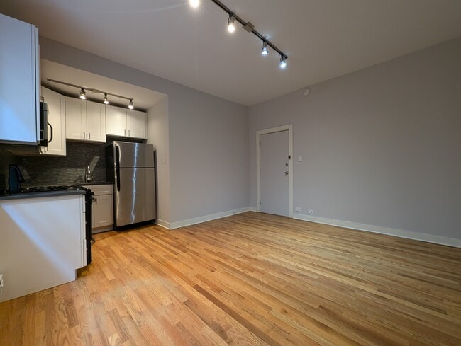 Photo - 2423 N Kedzie Blvd