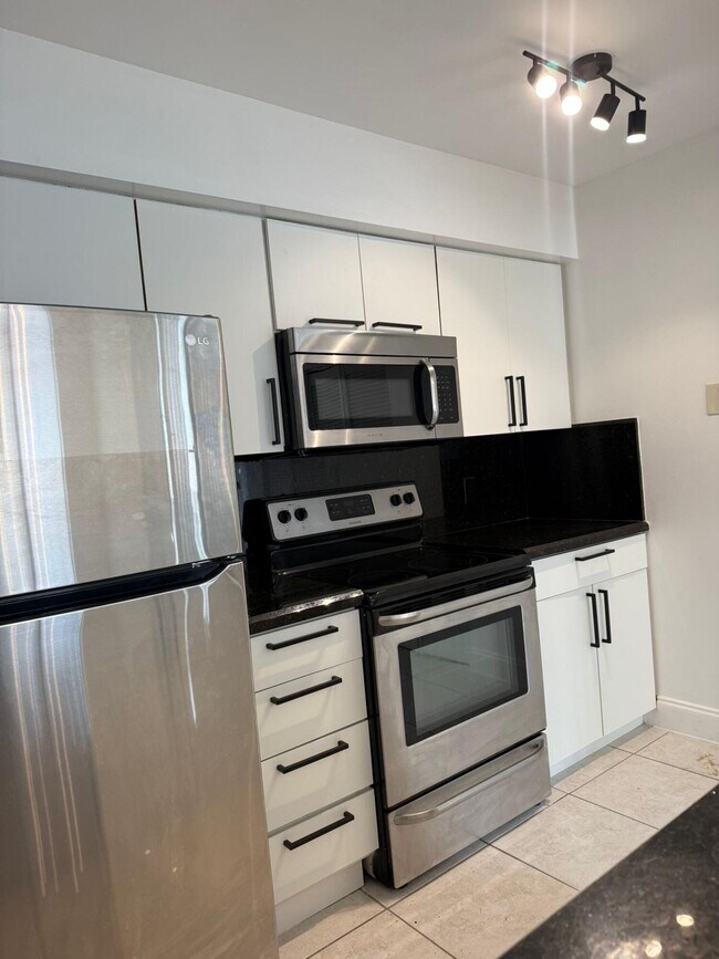 Photo - 530 S Park Rd Unit 16-11